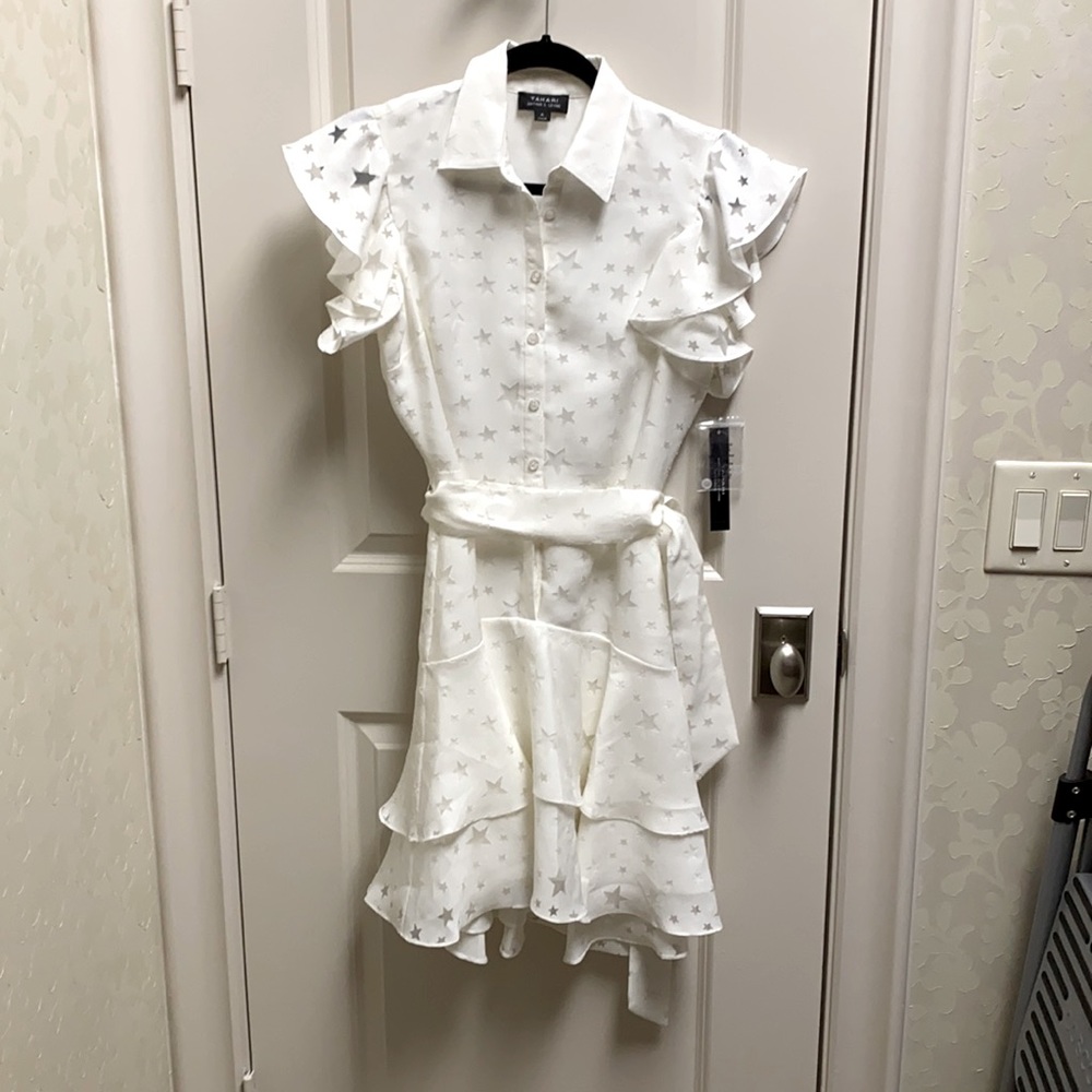 Cute white size 4 Tahari summer star dress NWT